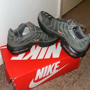 Air Max Plus (grade school) 7y